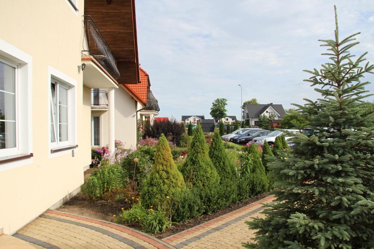 Dworek Leba I Domki Ranczo Itrich Buitenkant foto